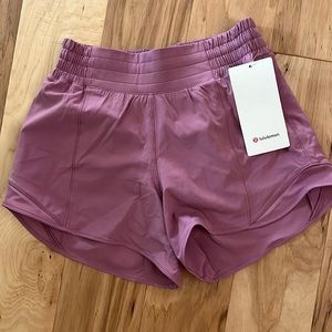 NWT: Lululemon Hotty Hot HR short 4” Lined